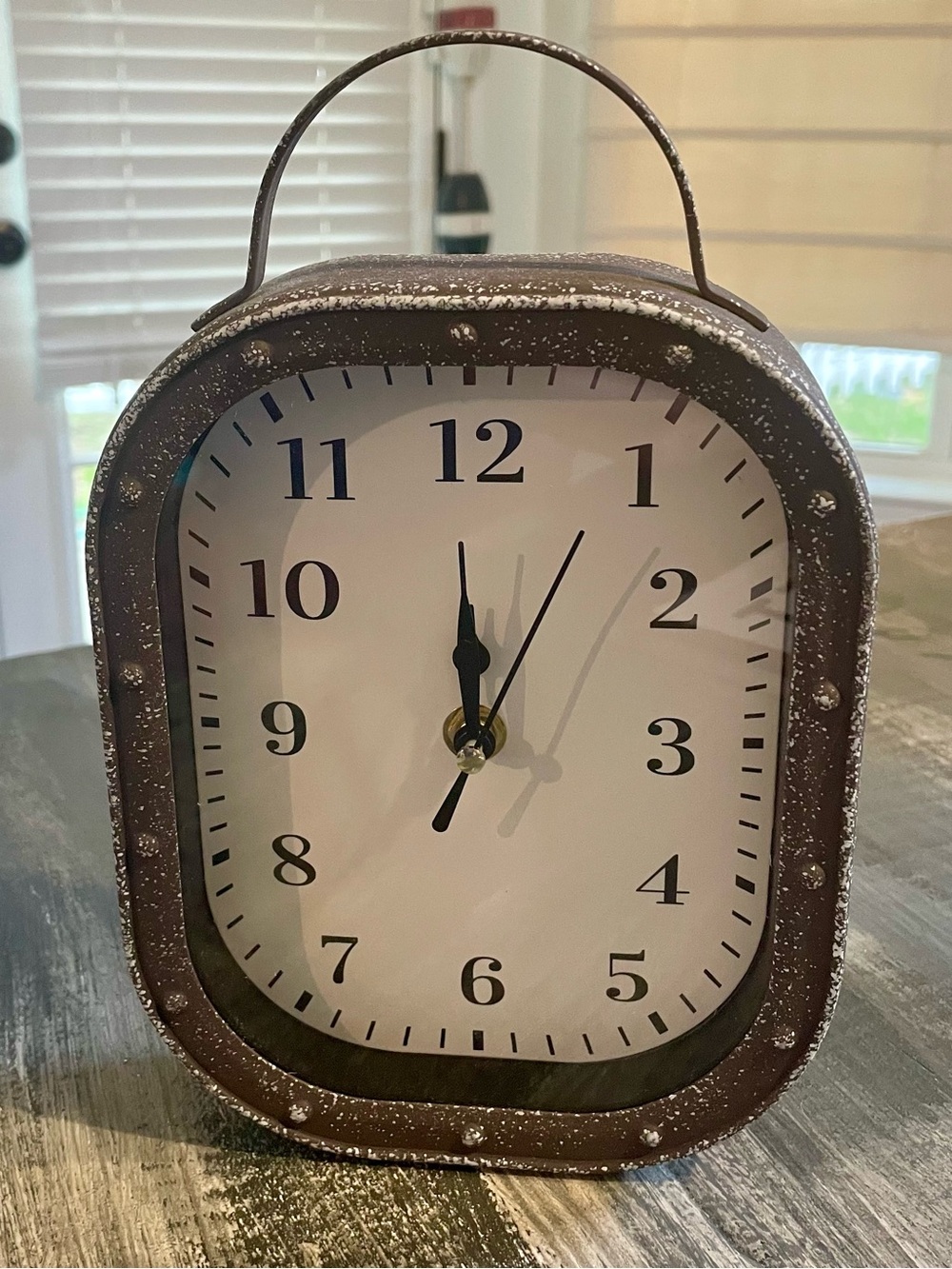 Battery operated table clock- cottage, coastal, grandmacore, farmhouse